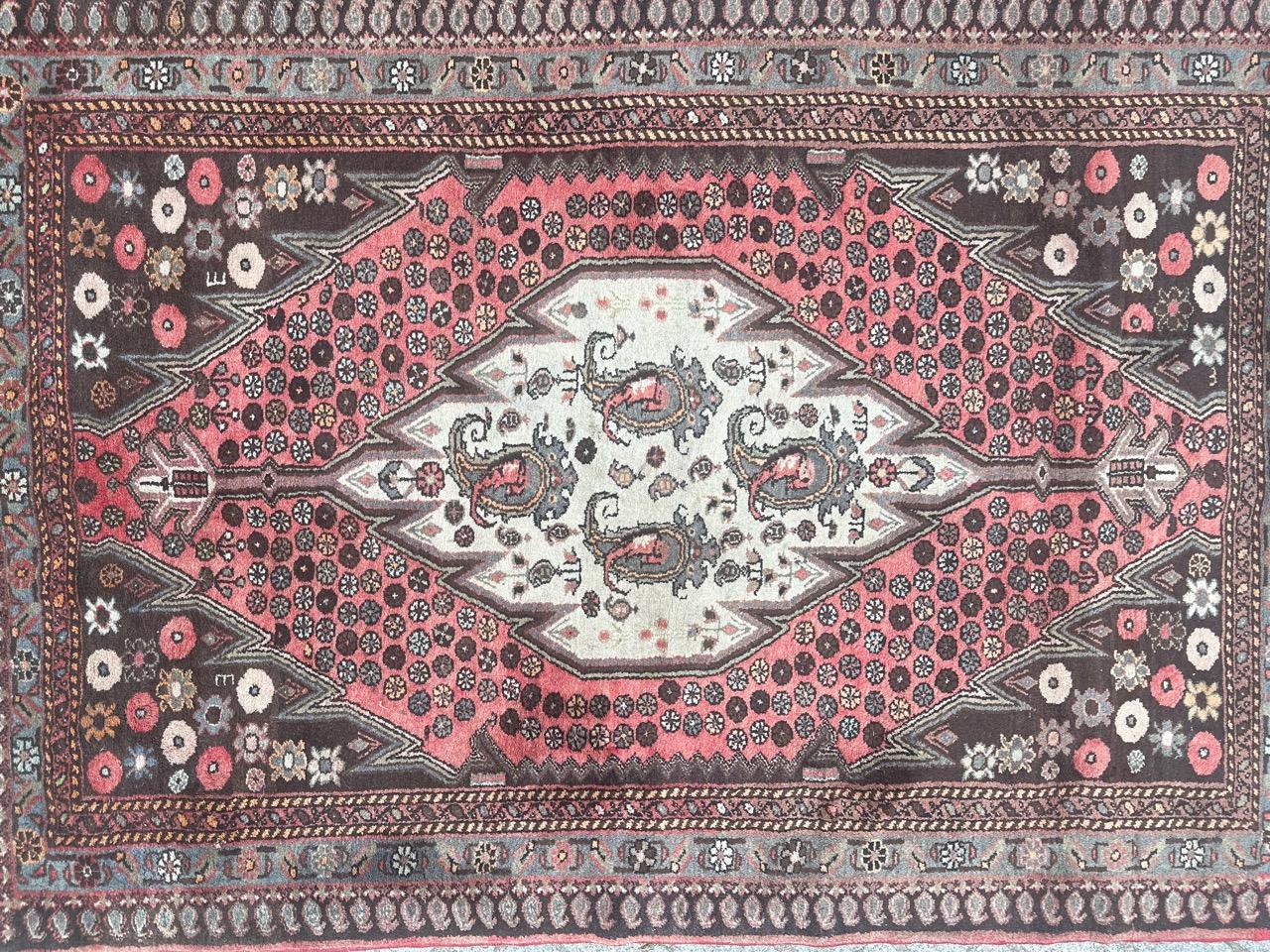 Pretty mid century rustic Hamadan rug with nice geometrical and stylized designs, and beautiful colours with pink ,  white , brown and grey, entirely hand knotted with wool on cotton foundation 
✨✨✨
