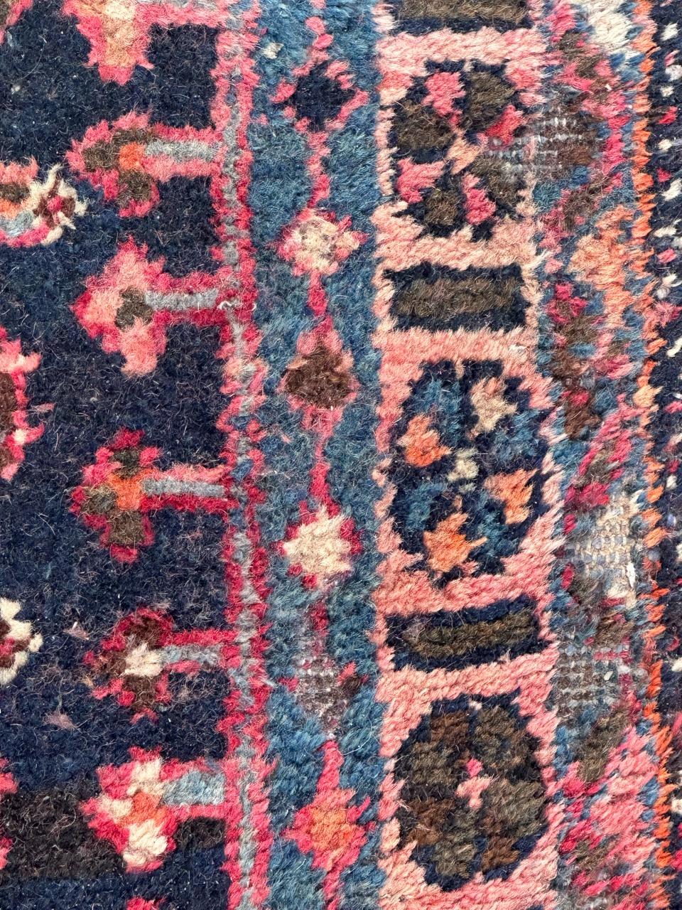Le joli tapis vintage Hamadan de Bobyrug  en vente 1