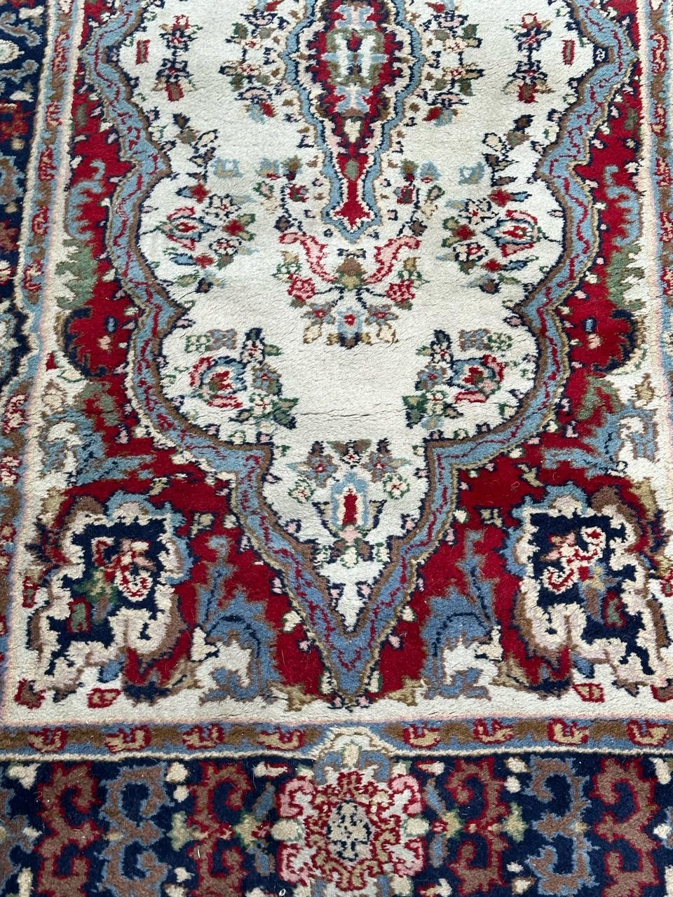 Bobyrug’s pretty vintage Kirman rug  In Good Condition For Sale In Saint Ouen, FR