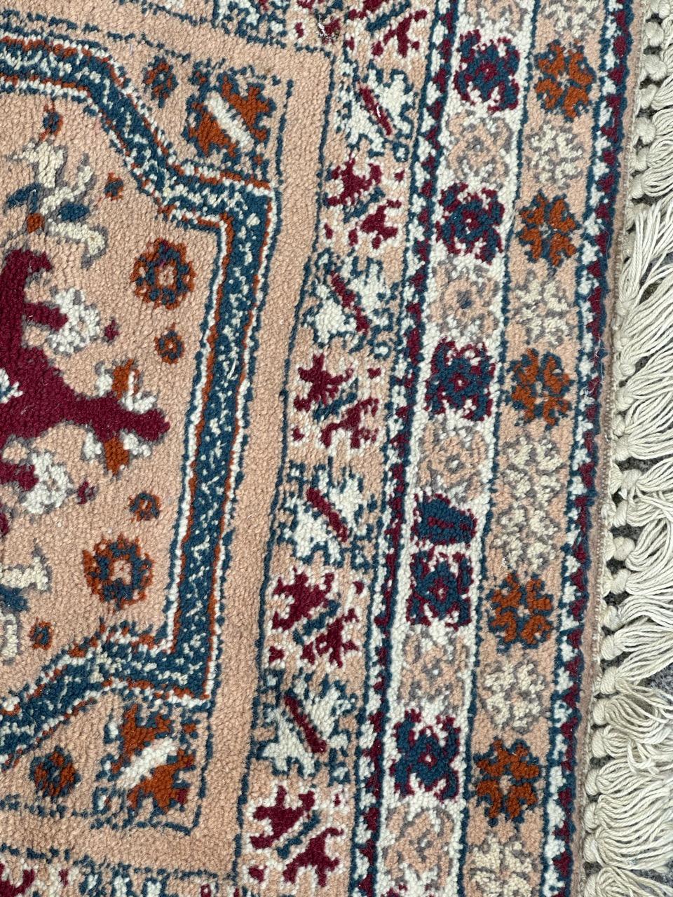 Laine Le joli tapis marocain vintage de Bobyrug  en vente