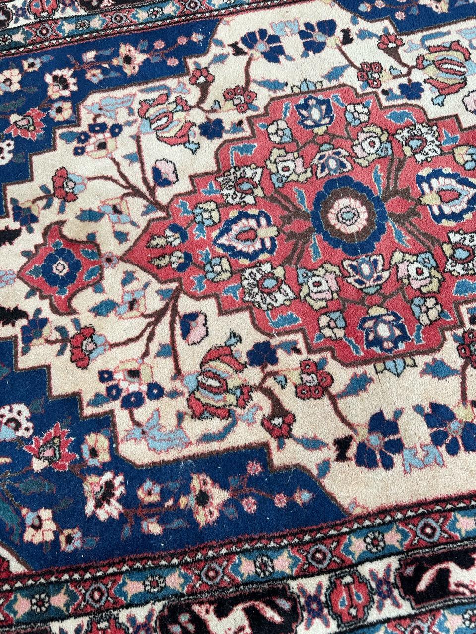 Asian Bobyrug’s Pretty vintage Najaf Abad rug For Sale
