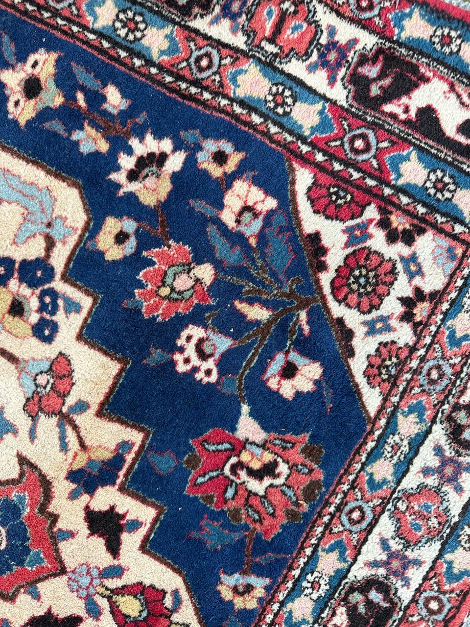 Bobyrug’s Pretty vintage Najaf Abad rug In Good Condition For Sale In Saint Ouen, FR
