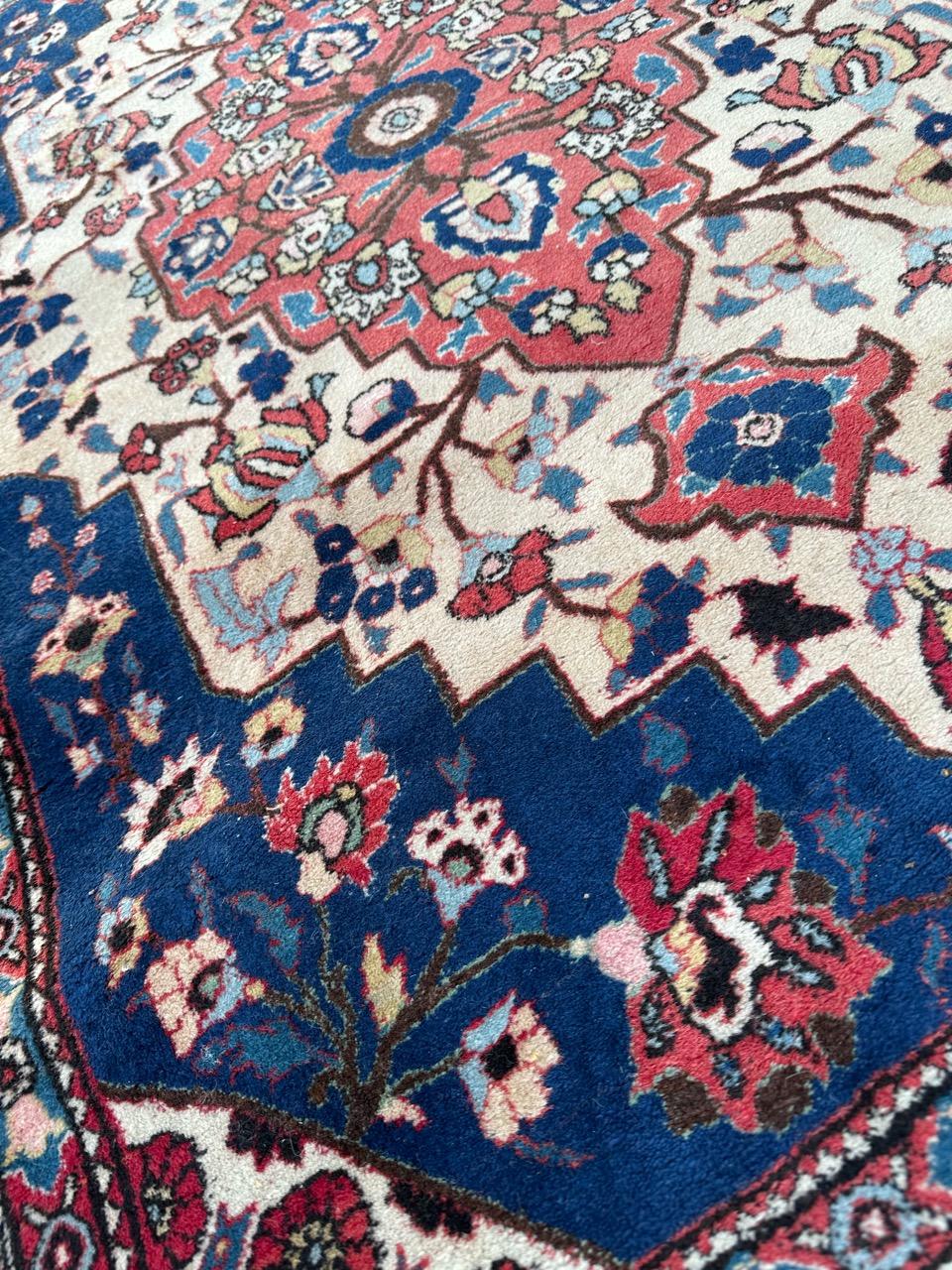Wool Bobyrug’s Pretty vintage Najaf Abad rug For Sale