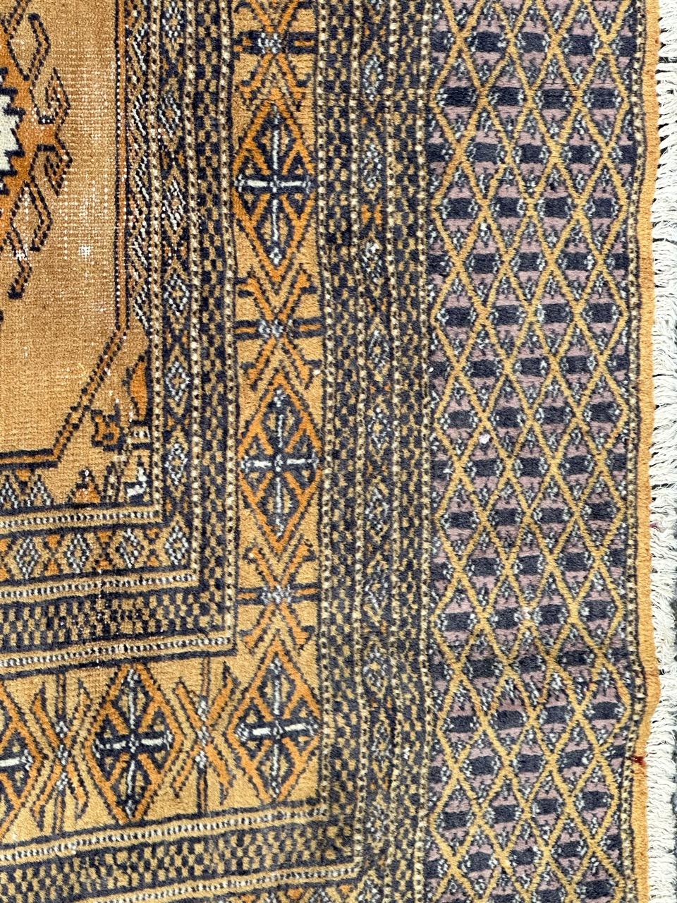 Bobyrugs hübscher alter pakistanischer Tschowal-Teppich im turkmenischen Stil  im Angebot 4