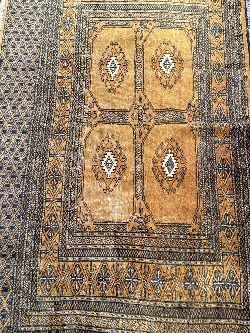 Bobyrugs hübscher alter pakistanischer Tschowal-Teppich im turkmenischen Stil  im Angebot 7