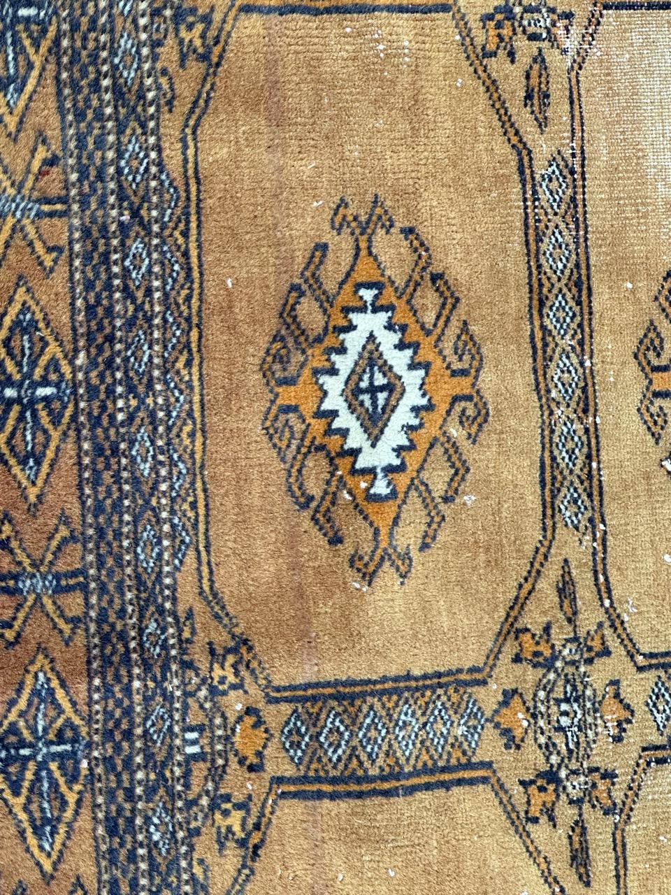 Bobyrugs hübscher alter pakistanischer Tschowal-Teppich im turkmenischen Stil  im Angebot 1
