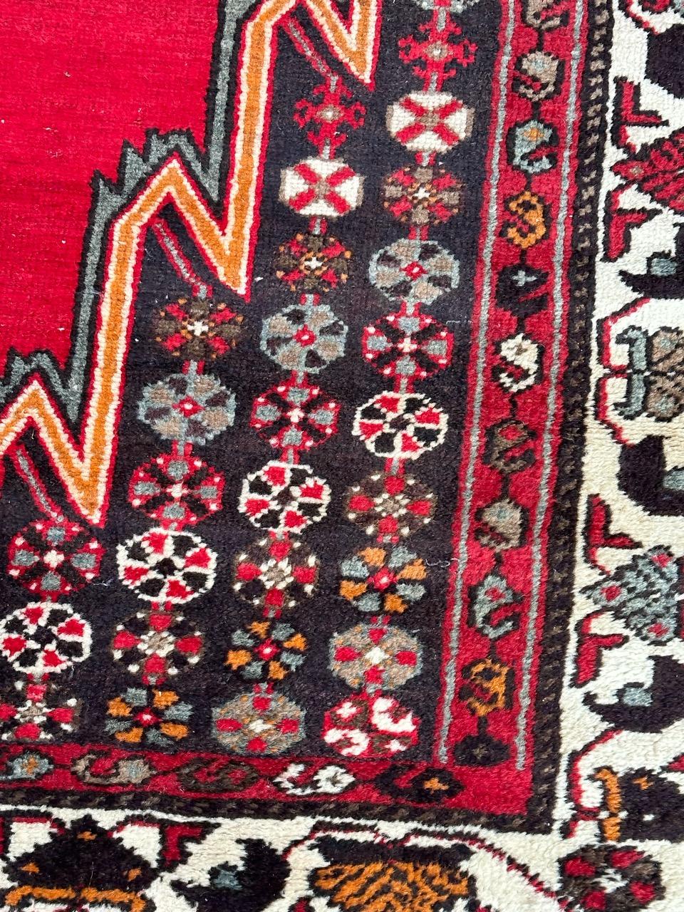 Bobyrug’s pretty vintage rustic mazlaghan rug  In Good Condition For Sale In Saint Ouen, FR