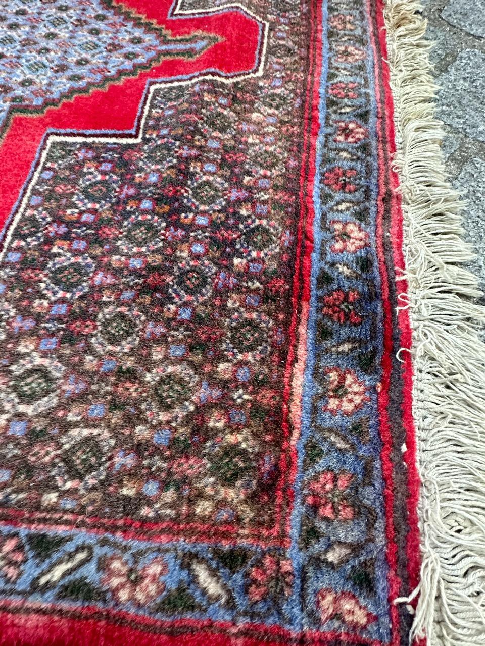 Nice vintage little senneh rug with pretty tribal geometrical design and beautiful colours, entirely hand knotted with wool on cotton foundation.

✨✨✨
