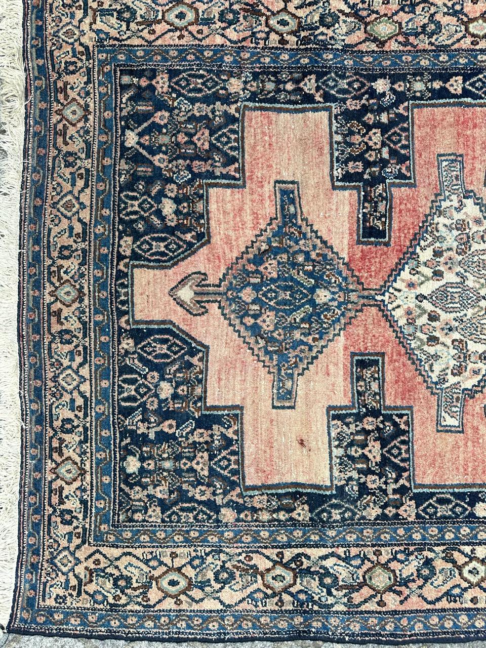 Rustique joli tapis Senneh vintage en vente