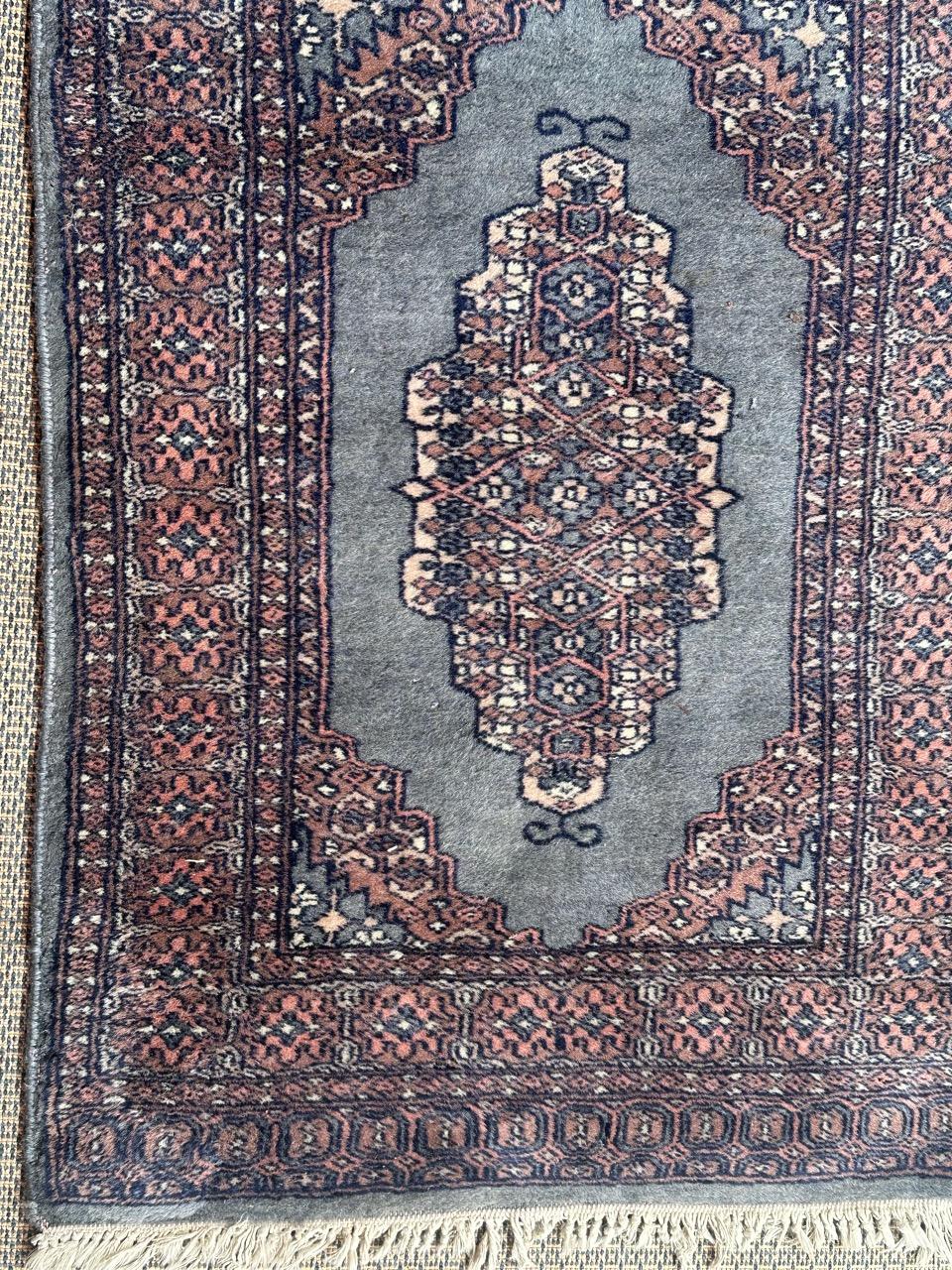 Hand-Knotted Bobyrug’s pretty vintage small Pakistani rug  For Sale