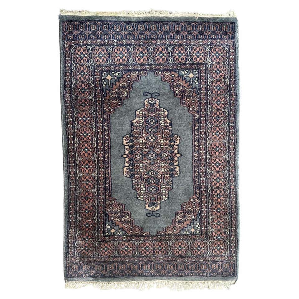 pretty small vintage Pakistani rug For Sale at 1stDibs