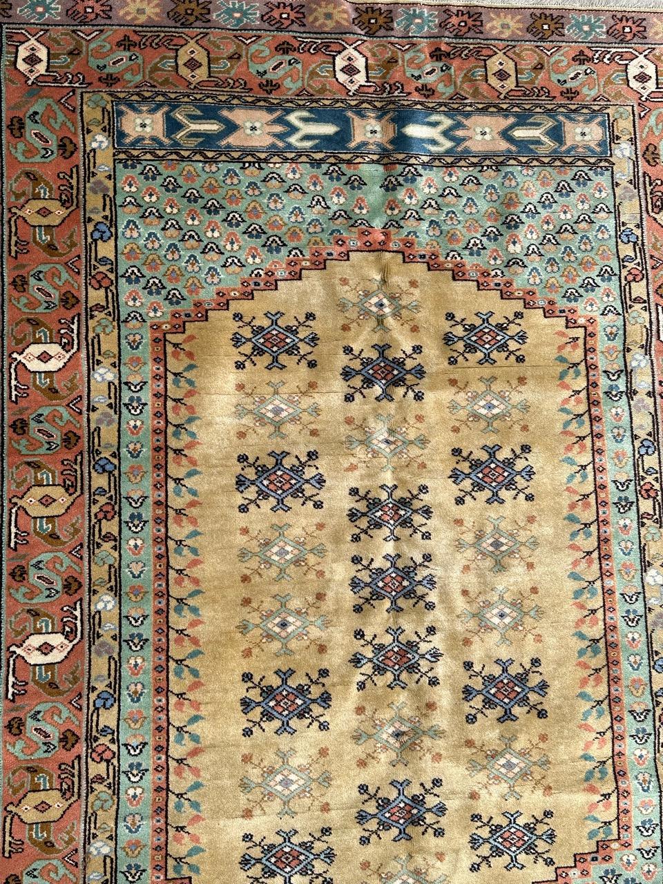 Oushak pretty vintage Turkish Anatolian rug  For Sale