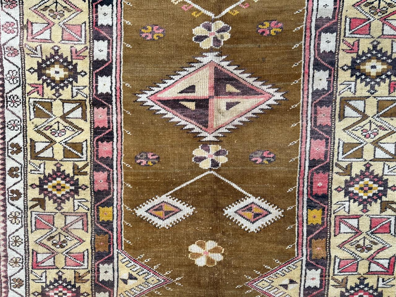 Hand-Knotted Bobyrug’s pretty vintage Turkish Anatolian rug For Sale