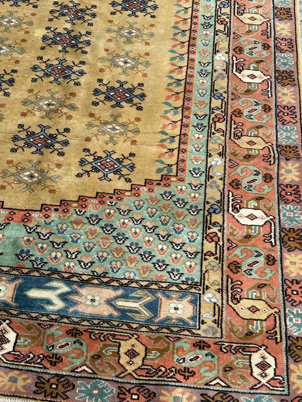 Bobyrugs hübscher türkisch-anatolischer Vintage-Teppich  (Handgeknüpft) im Angebot