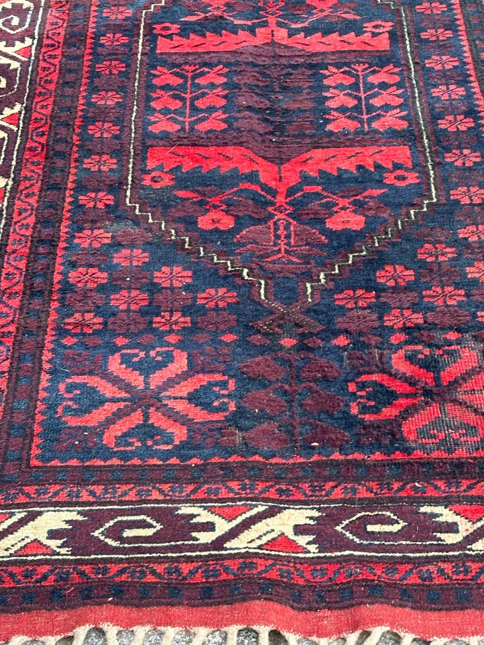 Le joli tapis vintage turc Yagcibedir de Bobyrug  en vente 2
