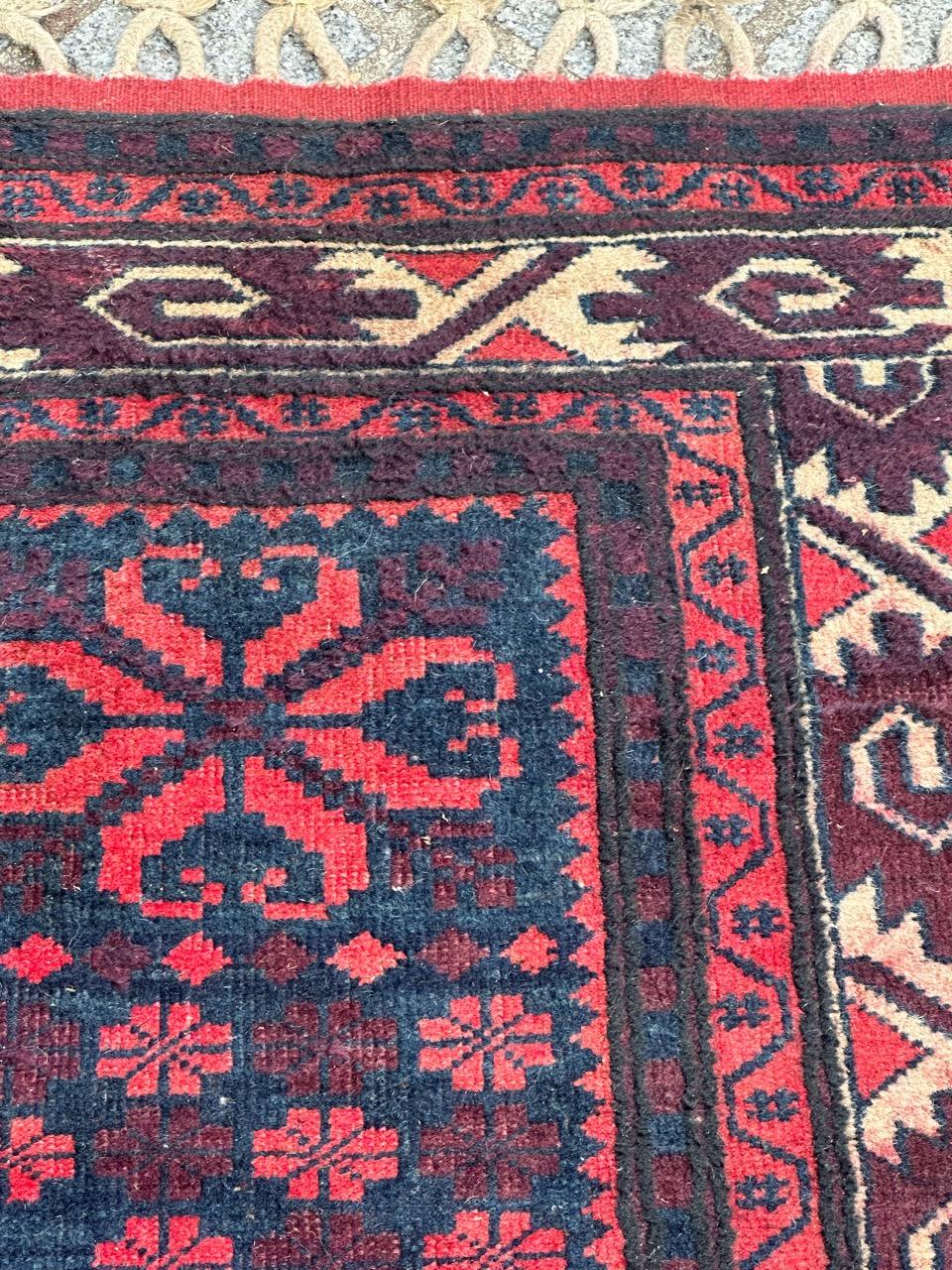 Le joli tapis vintage turc Yagcibedir de Bobyrug  en vente 11