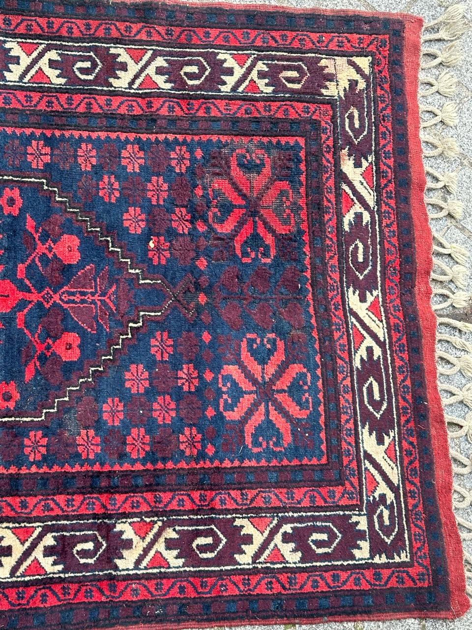 Oushak Le joli tapis vintage turc Yagcibedir de Bobyrug  en vente