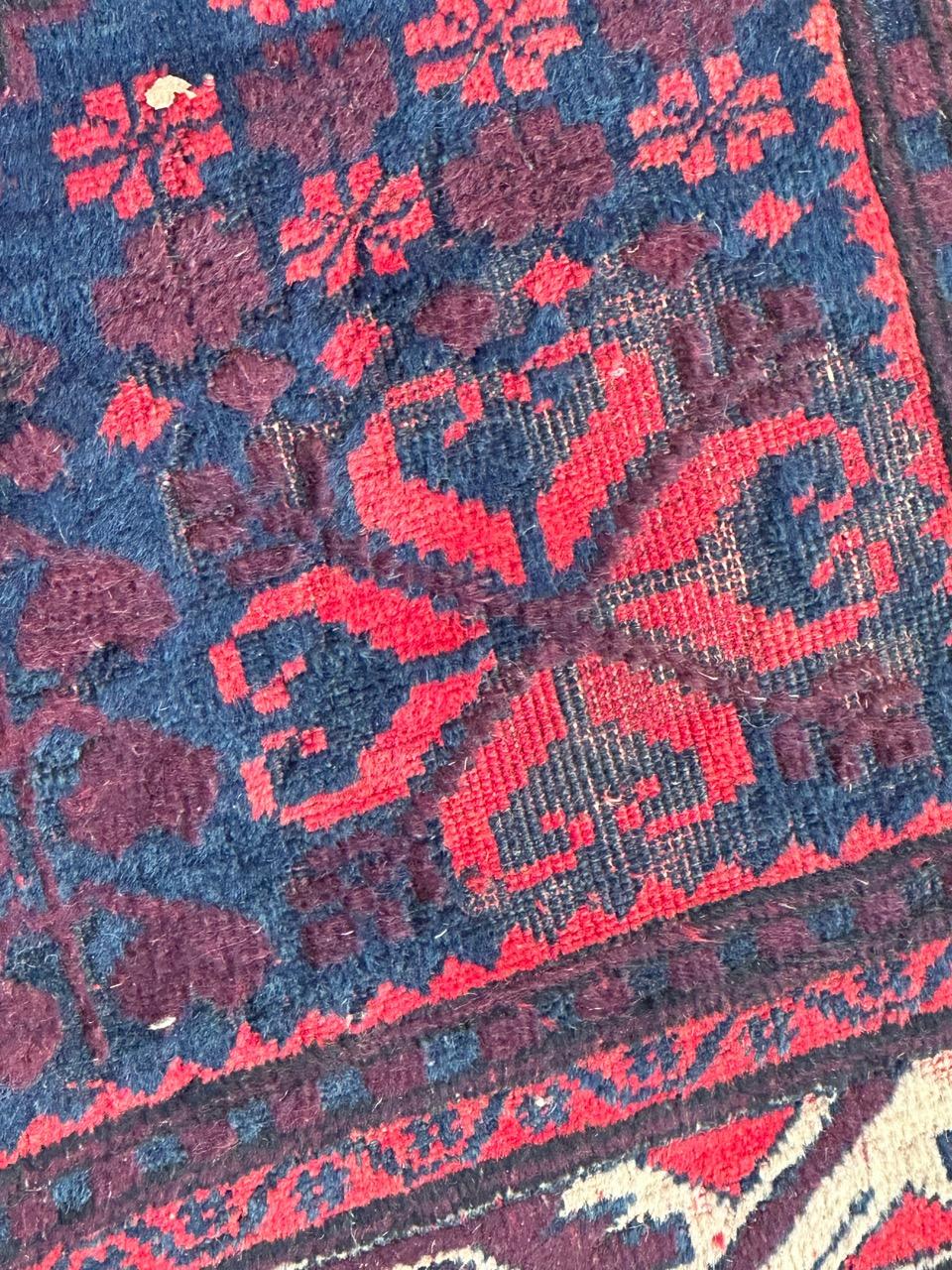 Bobyrug’s pretty vintage Turkish Yagcibedir rug  In Fair Condition For Sale In Saint Ouen, FR