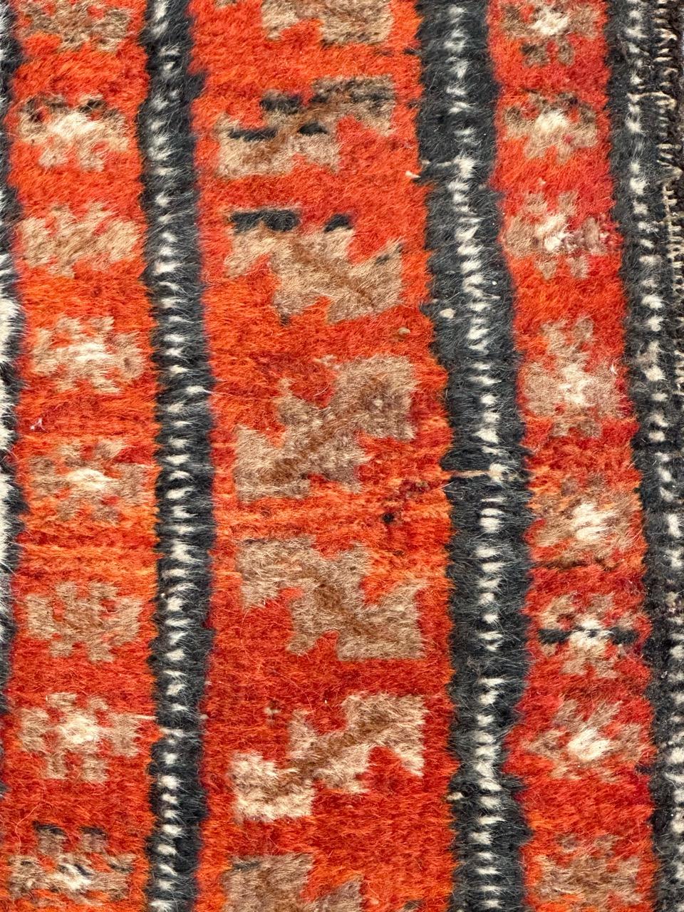 Le joli tapis turkmène Baluch vintage de Bobyrug  Bon état - En vente à Saint Ouen, FR