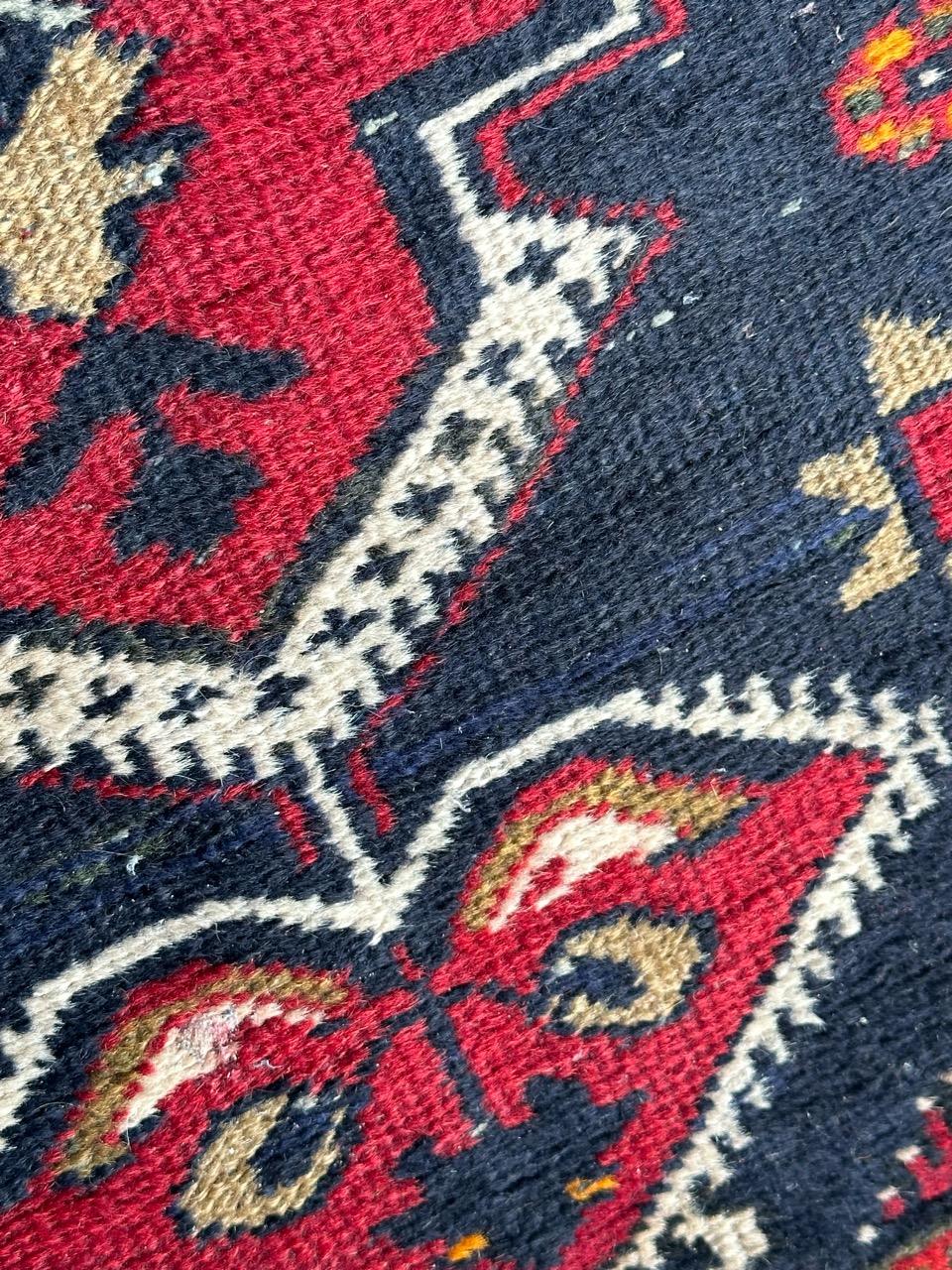 Petit tapis turc Yastik du milieu du siècle dernier  en vente 4