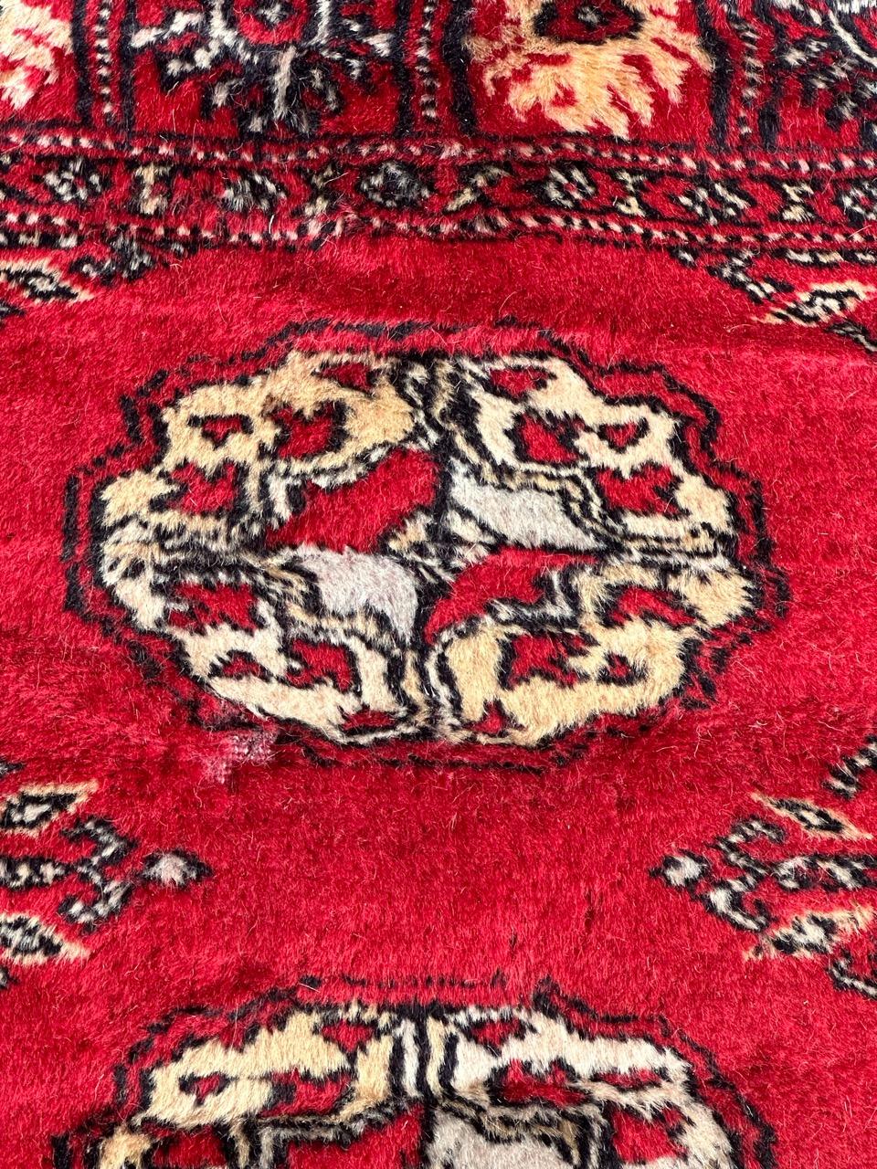 Bobyrug’s small vintage Pakistani rug  For Sale 5