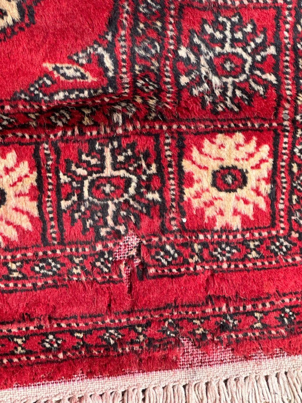 Bobyrug’s small vintage Pakistani rug  In Fair Condition For Sale In Saint Ouen, FR