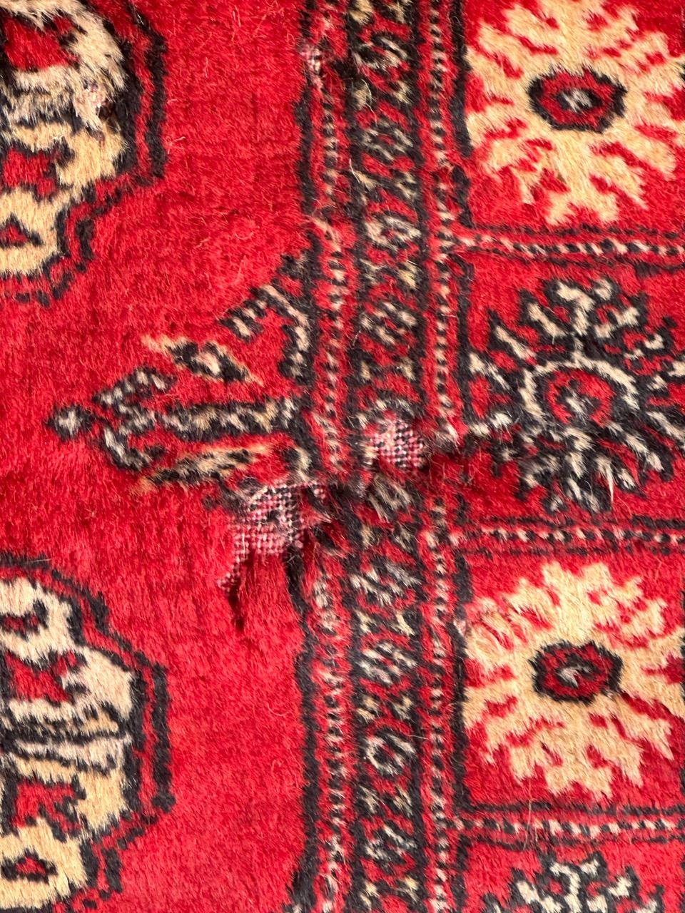 Late 20th Century Bobyrug’s small vintage Pakistani rug  For Sale