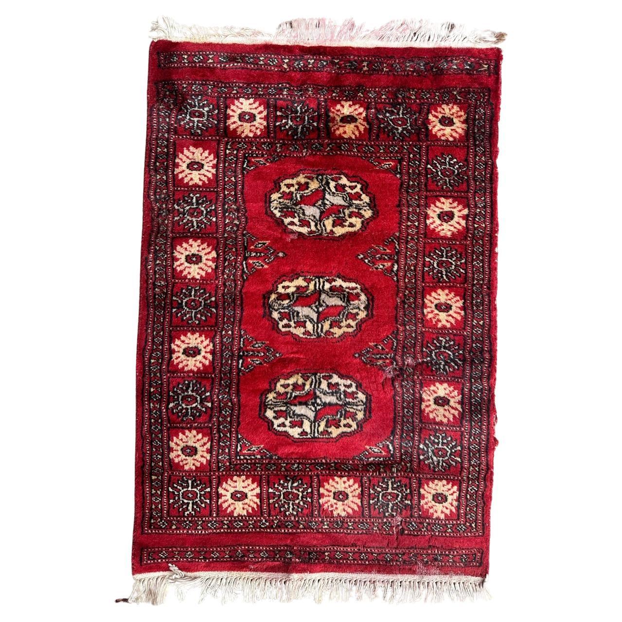 Bobyrug’s small vintage Pakistani rug  For Sale