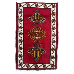  Kleiner türkischer Vintage-Teppich 