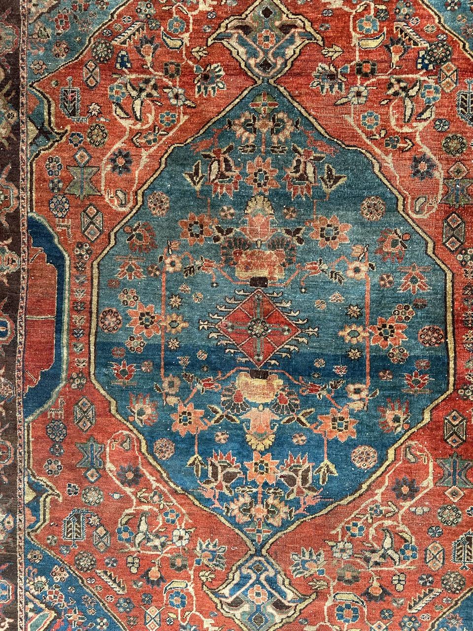 Wonderful late 19th century very fine Tabriz rug with beautiful decorative and tribal design with stylized flowers and designs, and nice natural colours with coral and sky blue and green, beige and brown. Entirely and finely hand knotted with wool