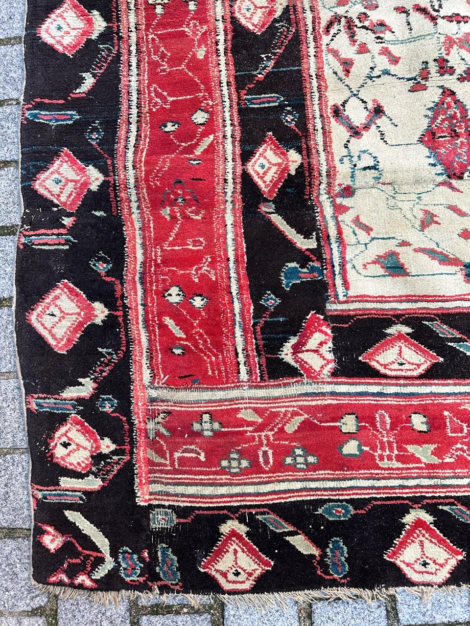 Bobyrug’s Very nice antique Indian Agra rug  In Fair Condition For Sale In Saint Ouen, FR