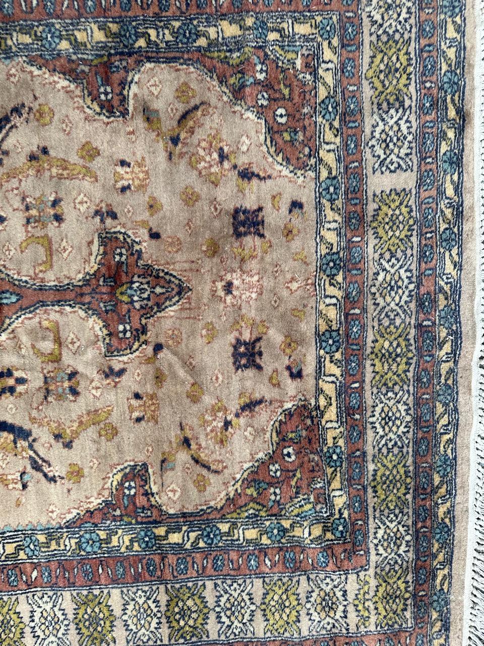 Bobyrug’s vintage Pakistani rug For Sale 3