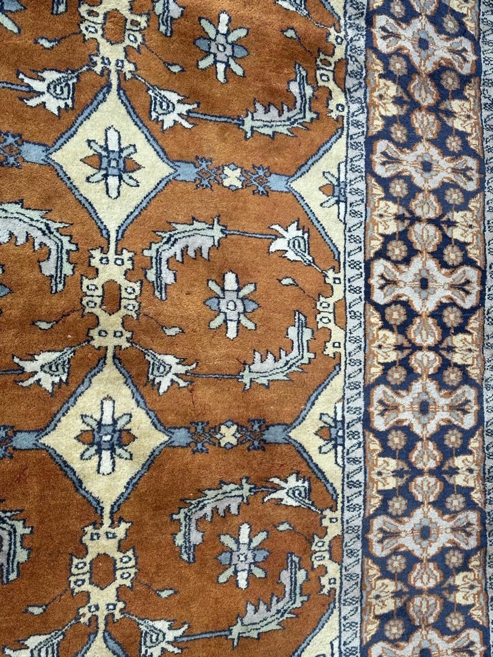 Pretty vintage Pakistani rug For Sale 3