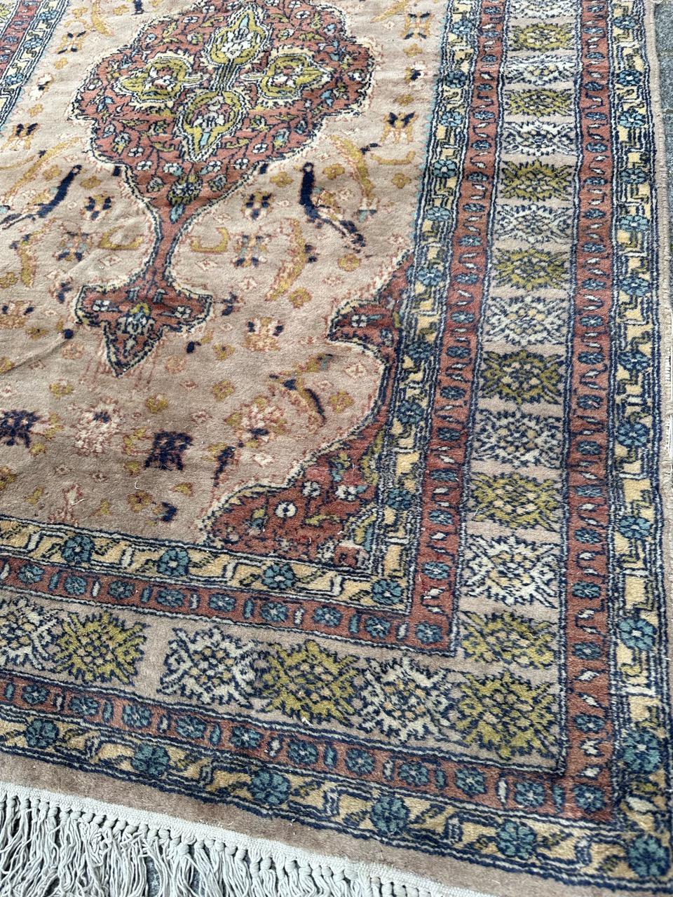 Bobyrug’s vintage Pakistani rug For Sale 4