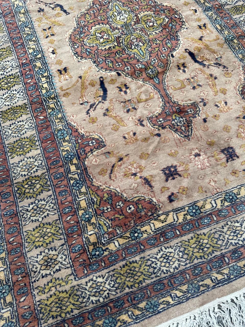 Bobyrug’s vintage Pakistani rug For Sale 5