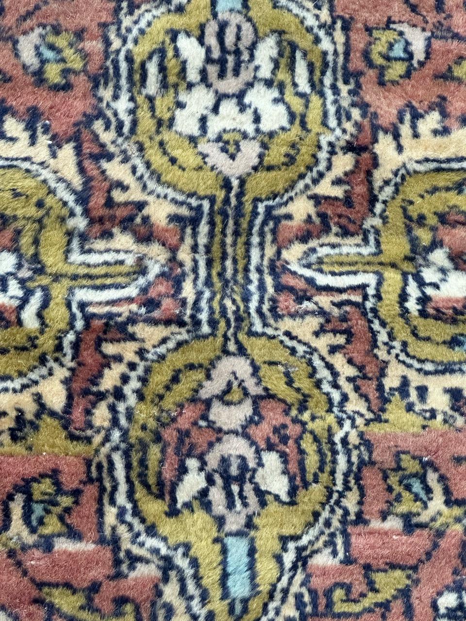 Bobyrug’s vintage Pakistani rug For Sale 8