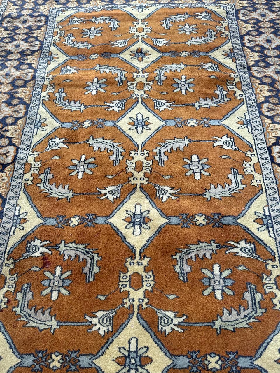 Pretty vintage Pakistani rug For Sale 8