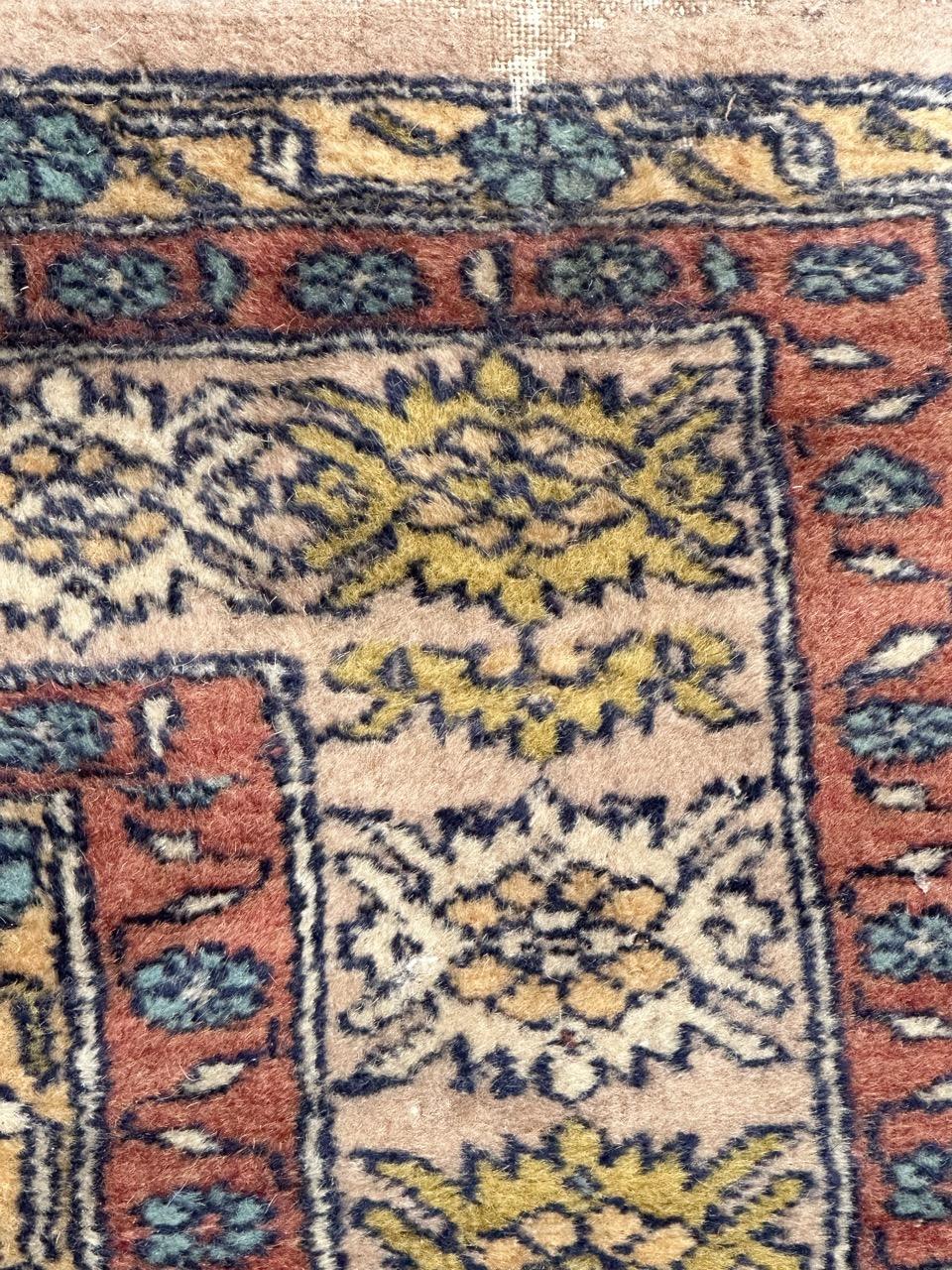 Bobyrug’s vintage Pakistani rug For Sale 9