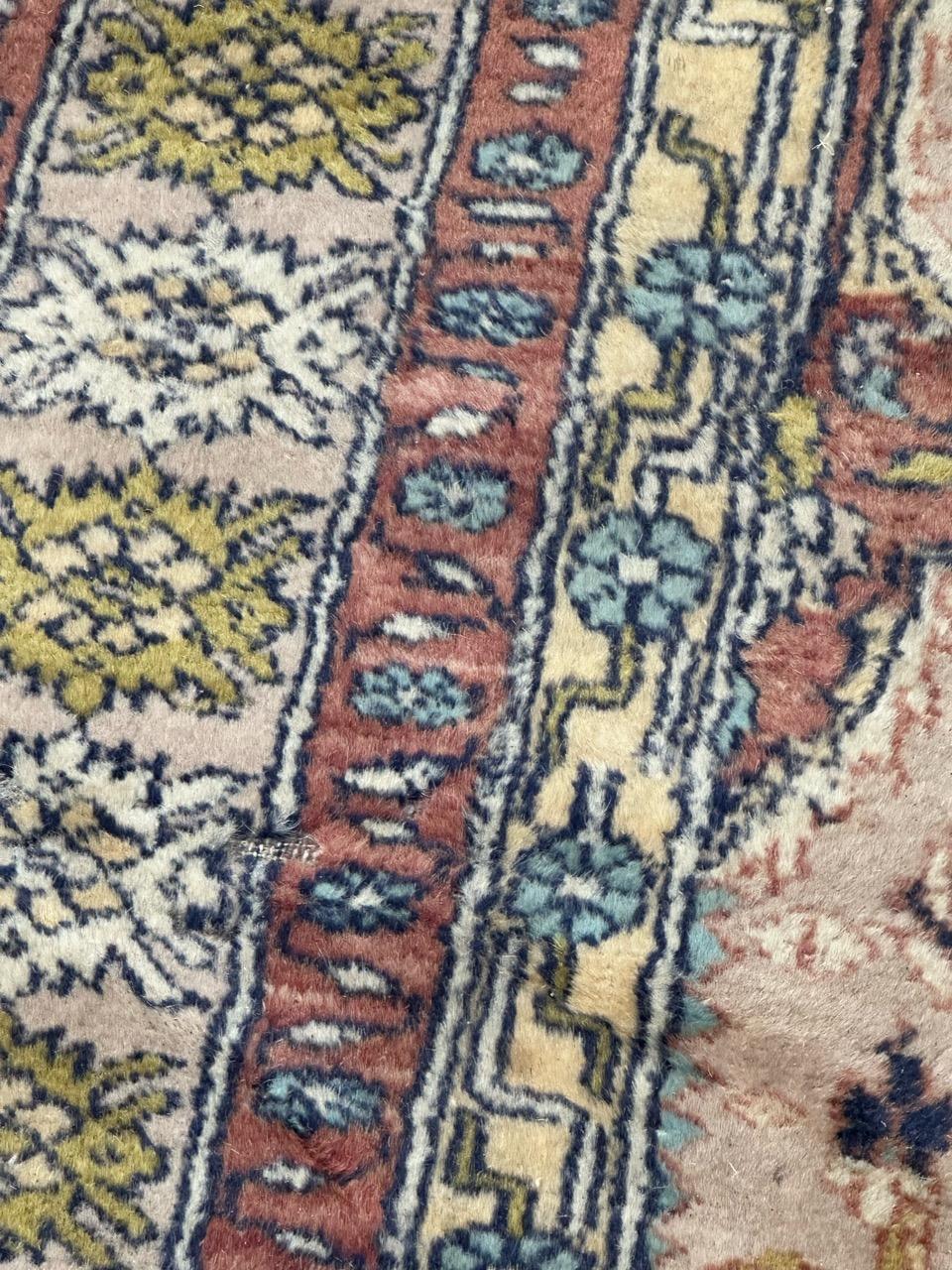 Bobyrug’s vintage Pakistani rug For Sale 10