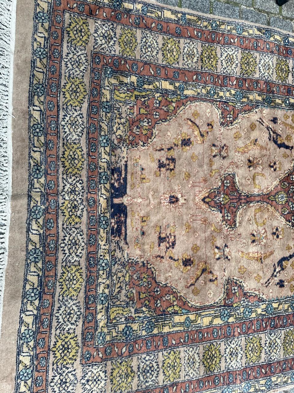 Bobyrug’s vintage Pakistani rug For Sale 12