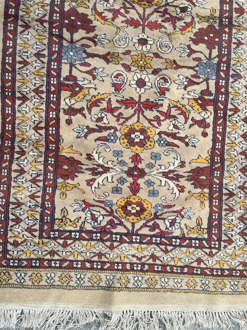 Agra vintage Pakistani rug For Sale