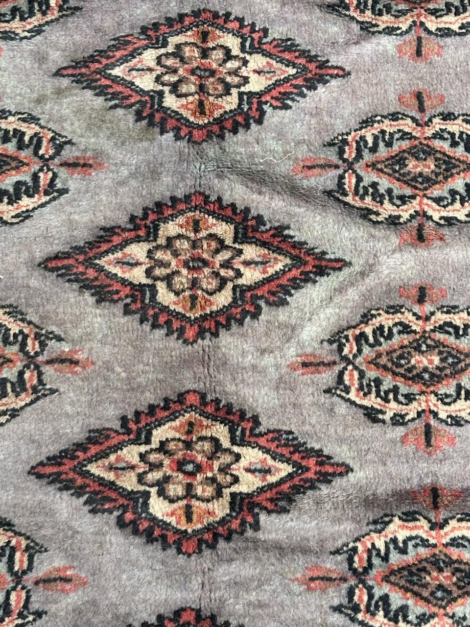 Bobyrug’s vintage Pakistani rug  In Fair Condition For Sale In Saint Ouen, FR