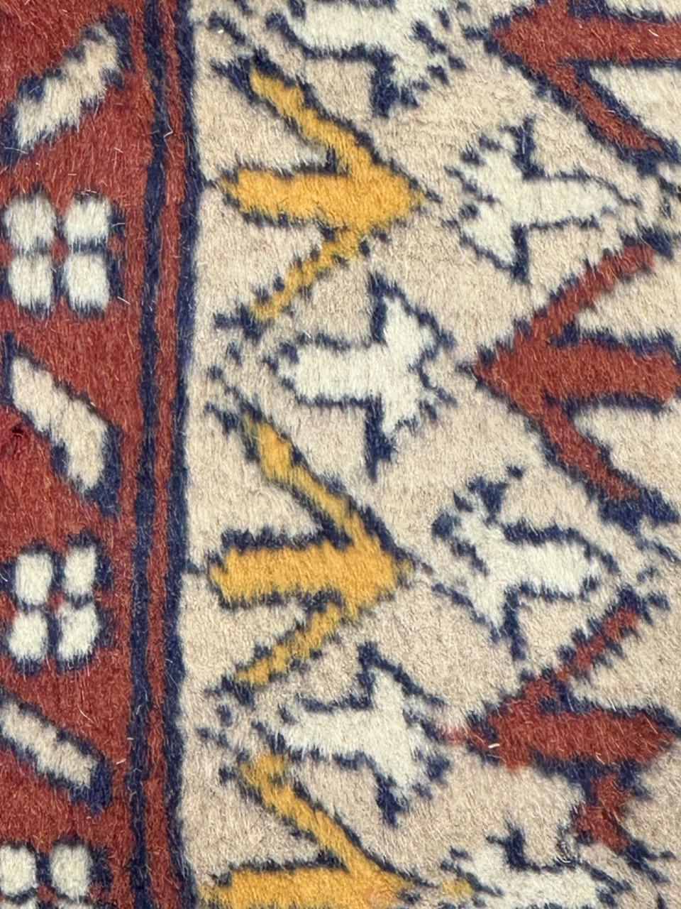 Late 20th Century vintage Pakistani rug For Sale