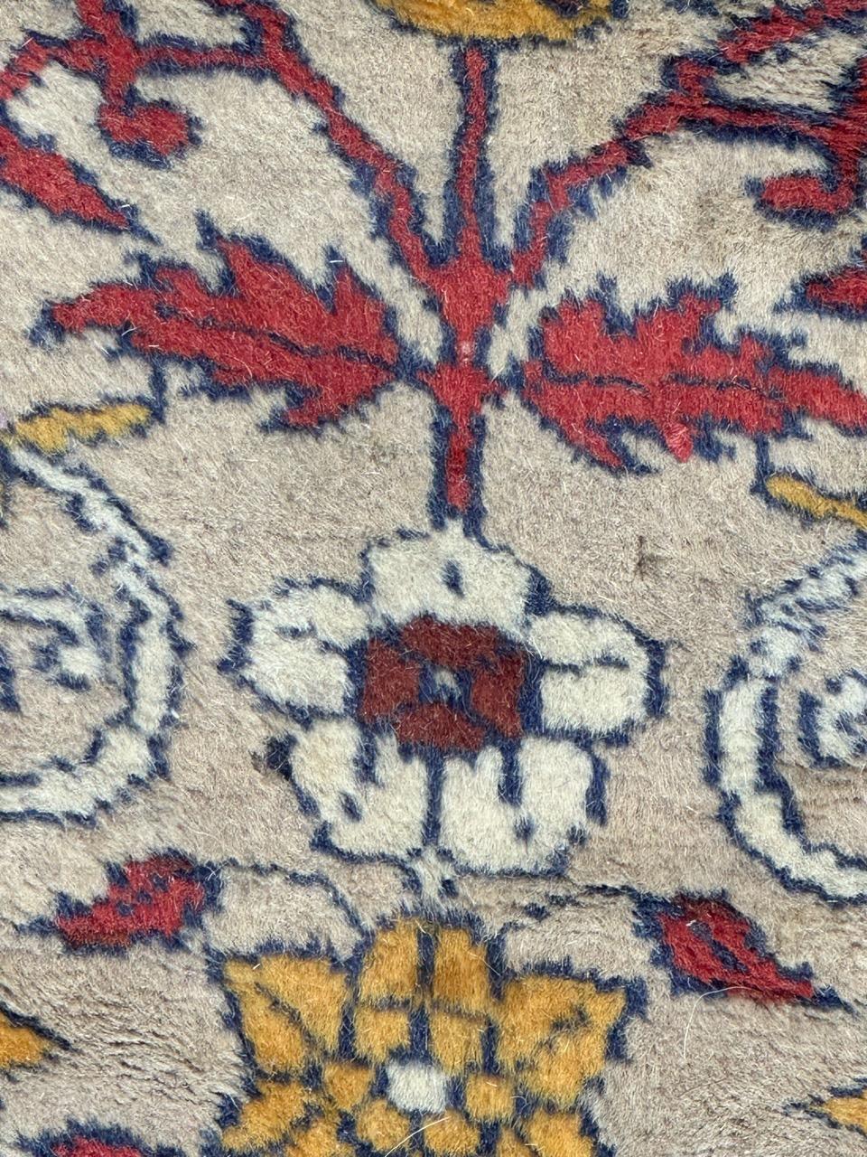 Pakistanischer Vintage-Teppich im Angebot 1