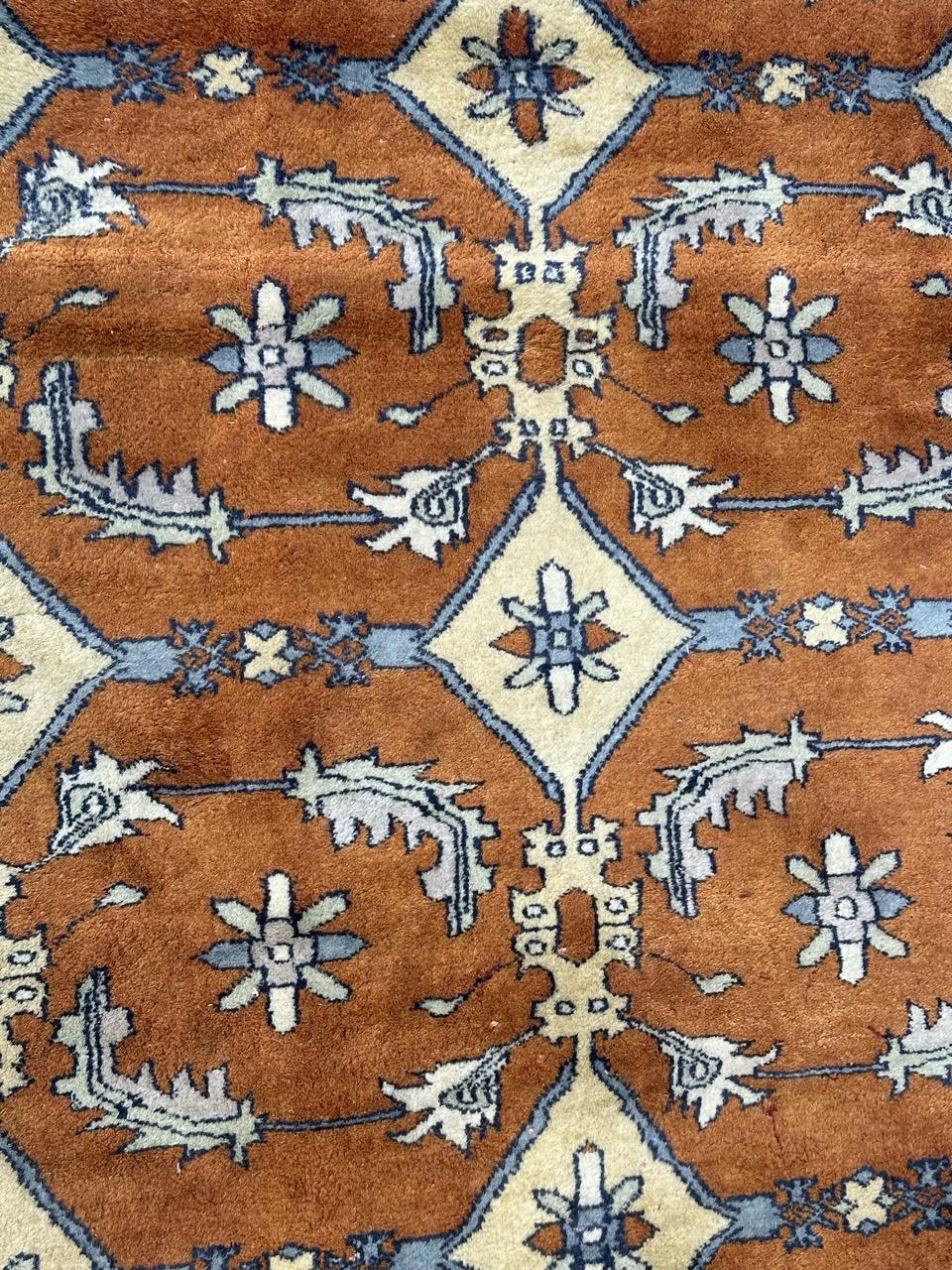 Pretty vintage Pakistani rug For Sale 1