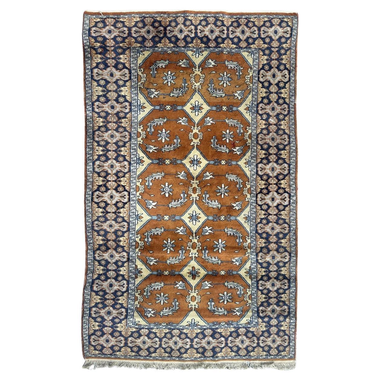 Pretty vintage Pakistani rug For Sale