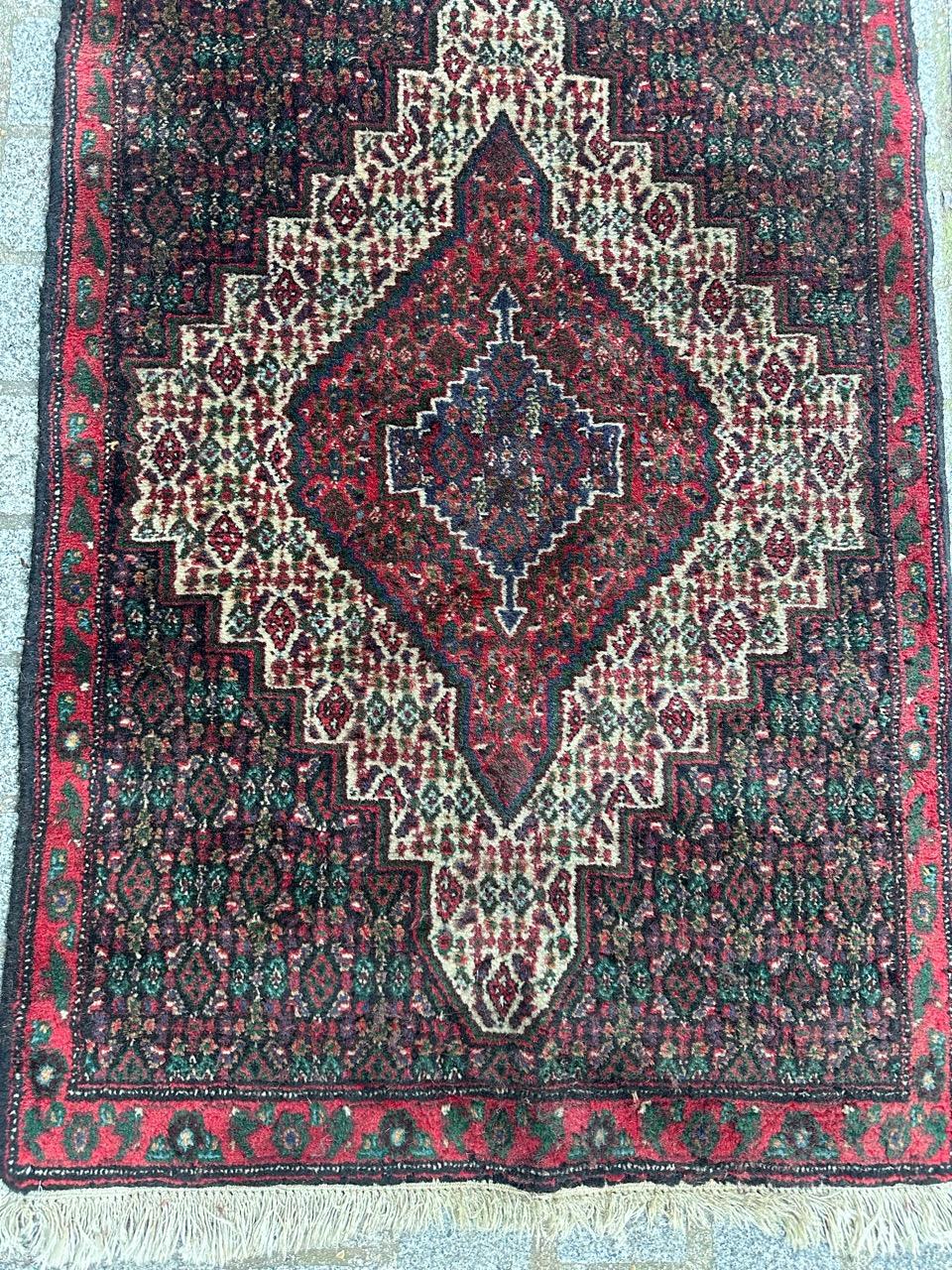 Bobyrugs kleiner kurdischer Seneh-Teppich im Vintage-Stil (Tabriz) im Angebot