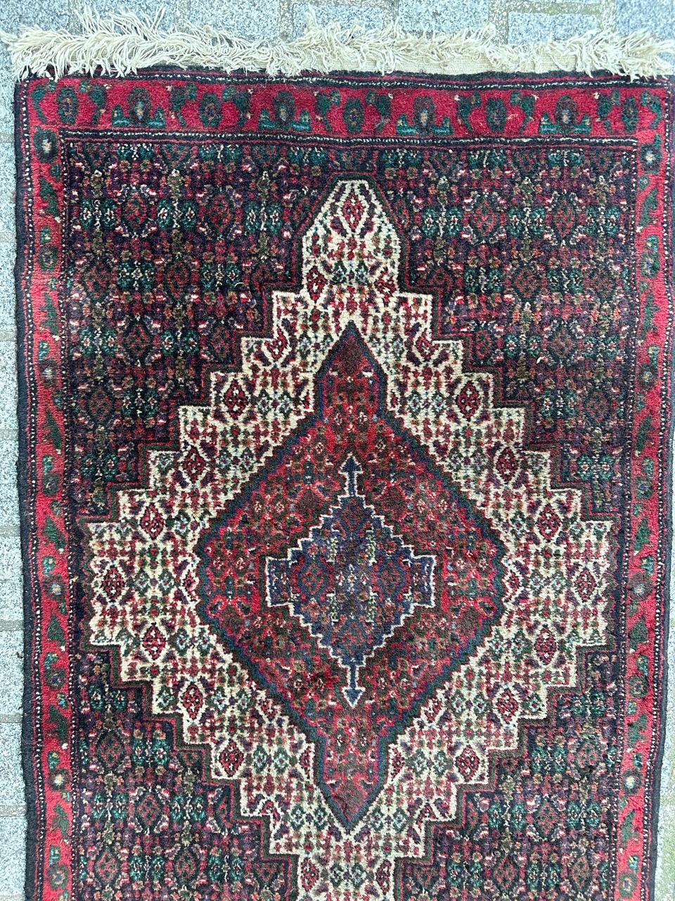 Bobyrugs kleiner kurdischer Seneh-Teppich im Vintage-Stil (Asiatisch) im Angebot