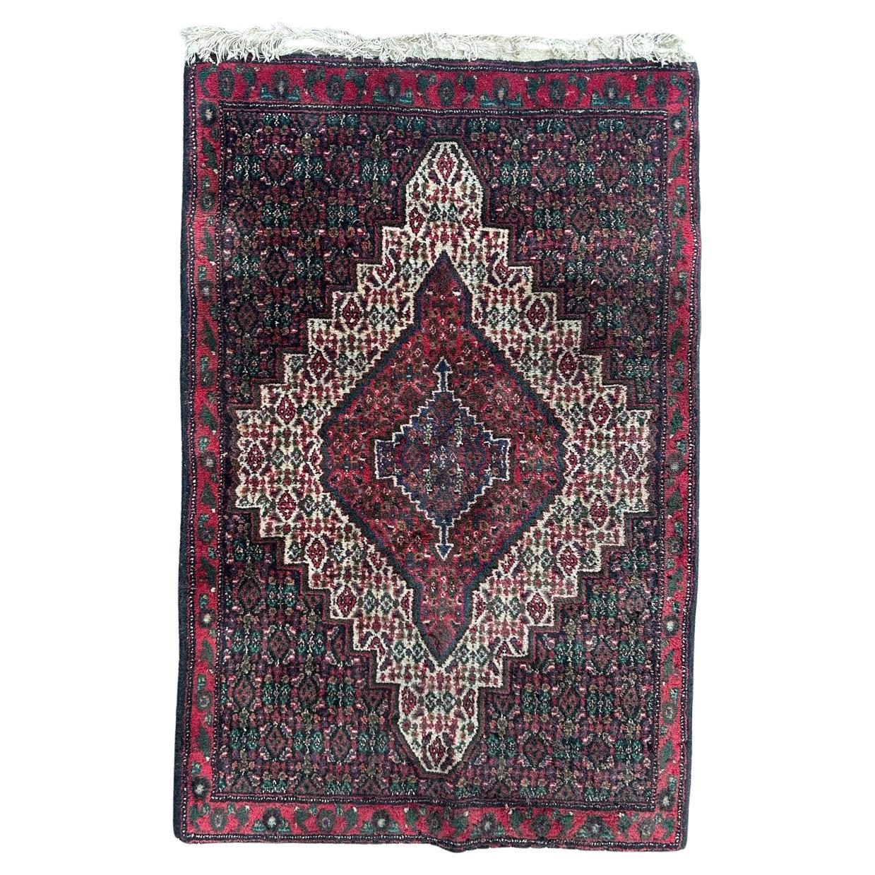 Bobyrugs kleiner kurdischer Seneh-Teppich im Vintage-Stil im Angebot
