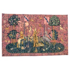 Magnifique tapisserie ancienne d'Aubusson à la française, motif de dame et licorne, de Bobyrug